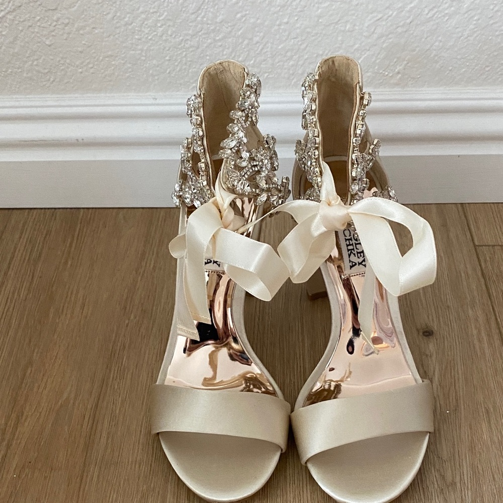 Badgley Mischka Ivory Satin Embellished Heels - Picture 6 of 15